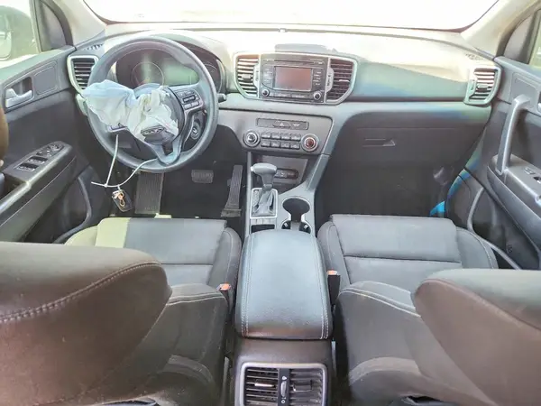 KNDPMCAC1H7145743 2017 KIA SPORTAGE - Image 8
