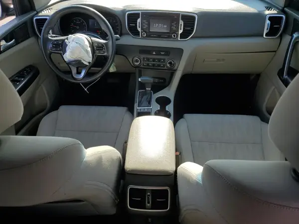 KNDPMCAC1H7157827 2017 KIA SPORTAGE - Image 8