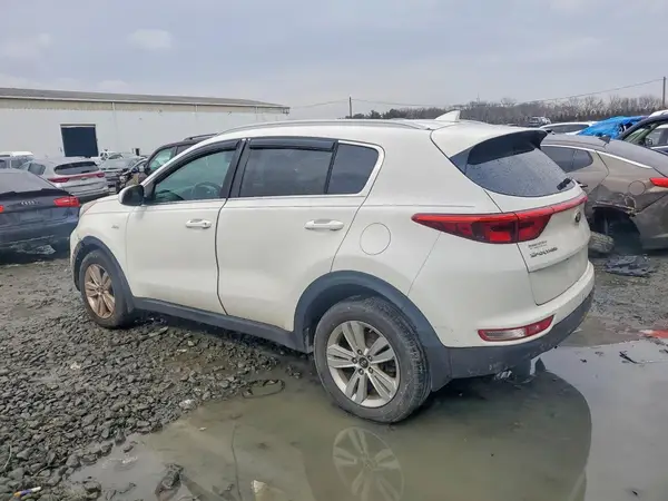 KNDPMCAC1H7160226 2017 KIA SPORTAGE - Image 2