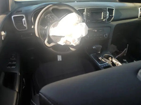 KNDPMCAC1H7186678 2017 KIA SPORTAGE - Image 8