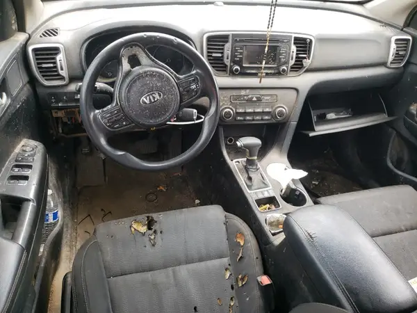 KNDPMCAC1H7189726 2017 KIA SPORTAGE - Image 8