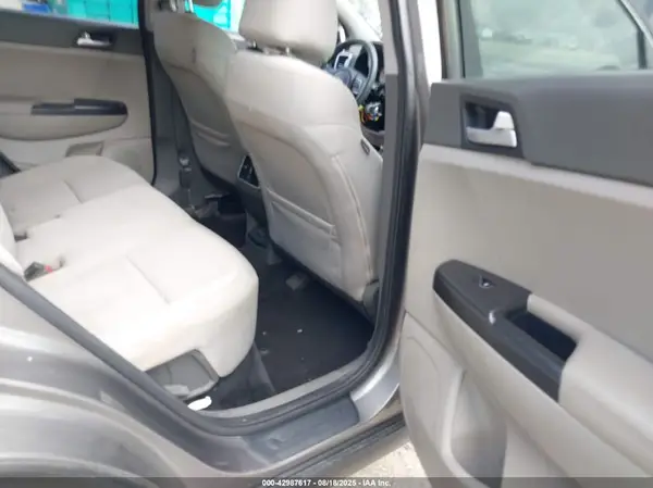 KNDPMCAC1H7199074 2017 KIA SPORTAGE - Image 8