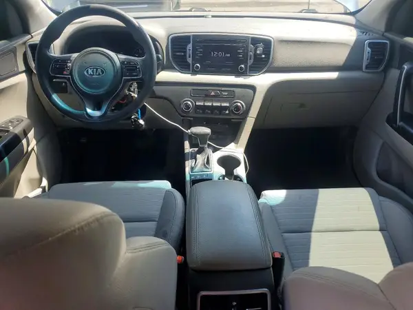 KNDPMCAC1H7200028 2017 KIA SPORTAGE - Image 8