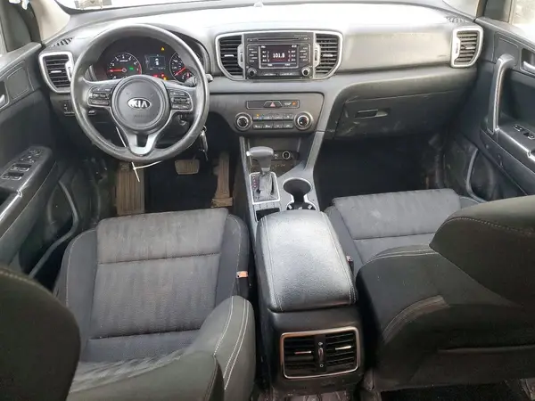 KNDPMCAC1H7217976 2017 KIA SPORTAGE - Image 8