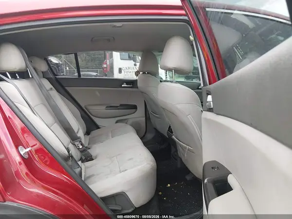 KNDPMCAC1H7218593 2017 KIA SPORTAGE - Image 8