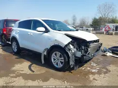 KNDPMCAC1H7218996 2017 KIA SPORTAGE