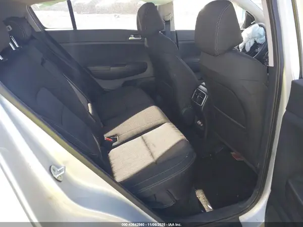 KNDPMCAC1H7221476 2017 KIA SPORTAGE - Image 8