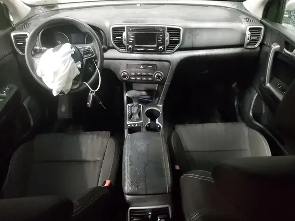 KNDPMCAC1H7238116 2017 KIA SPORTAGE - Image 8