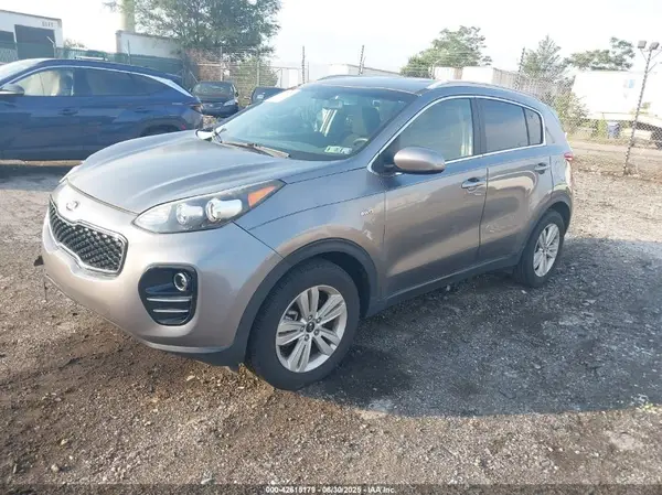 KNDPMCAC1H7240061 2017 KIA SPORTAGE - Image 2
