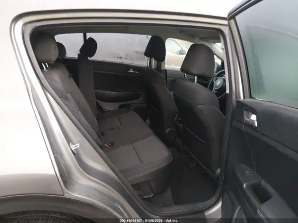 KNDPMCAC1H7241534 2017 KIA SPORTAGE - Image 8