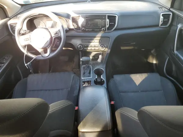 KNDPMCAC1H7242473 2017 KIA SPORTAGE - Image 8
