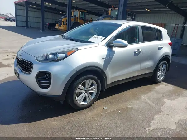 KNDPMCAC1H7246801 2017 KIA SPORTAGE - Image 2