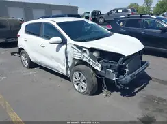 KNDPMCAC1H7256180 2017 KIA SPORTAGE