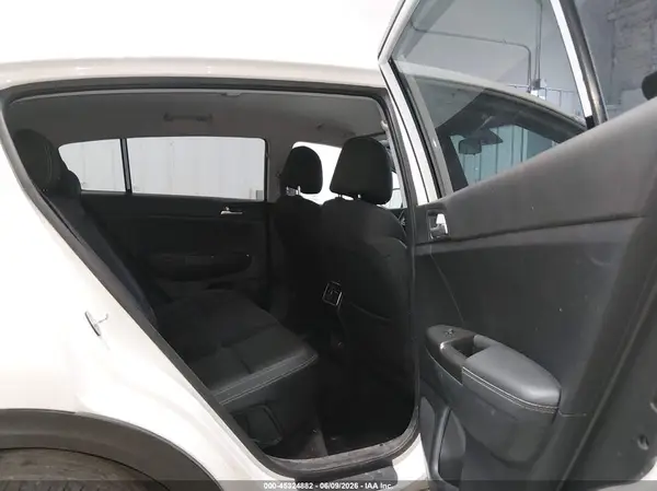 KNDPMCAC1H7259144 2017 KIA SPORTAGE - Image 8