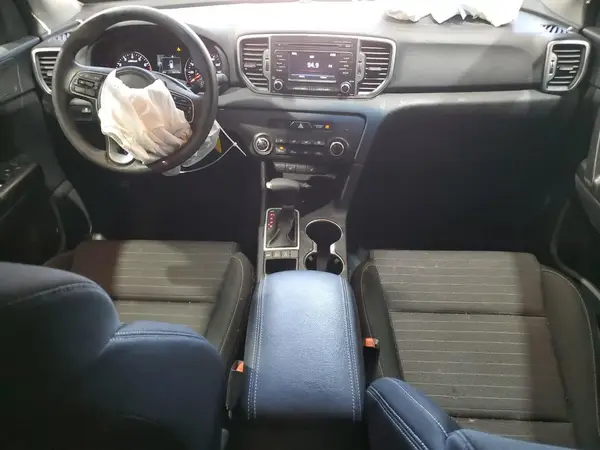 KNDPMCAC1H7267325 2017 KIA SPORTAGE - Image 8