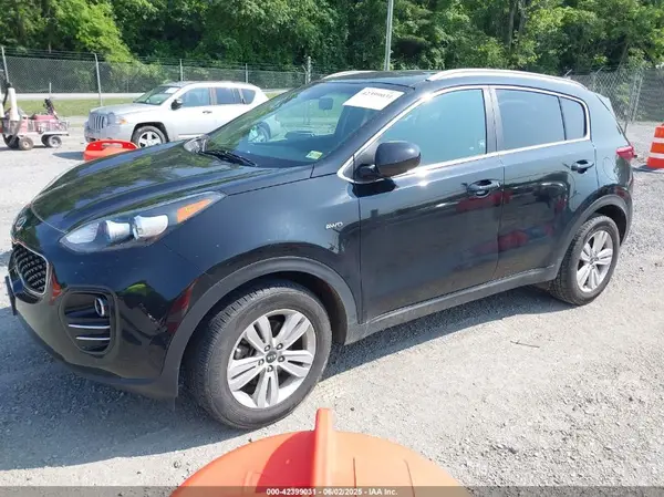 KNDPMCAC1H7285906 2017 KIA SPORTAGE - Image 2