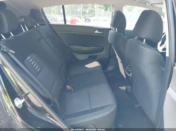 KNDPMCAC1H7285906 2017 KIA SPORTAGE - Image 8