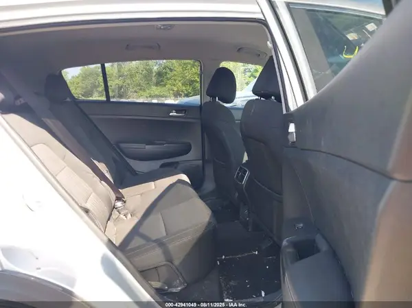 KNDPMCAC1H7287865 2017 KIA SPORTAGE - Image 8