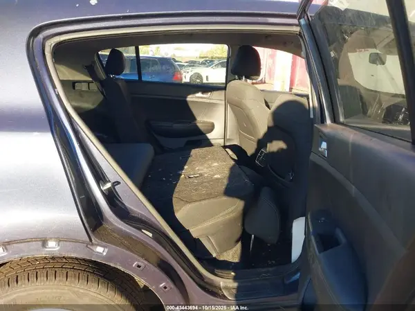 KNDPMCAC1H7289633 2017 KIA SPORTAGE - Image 8