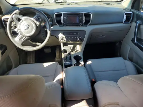 KNDPMCAC1J7300796 2018 KIA SPORTAGE - Image 8