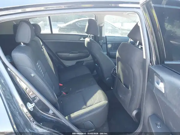 KNDPMCAC1J7312625 2018 KIA SPORTAGE - Image 8