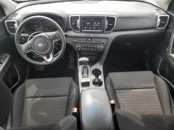 KNDPMCAC1J7320790 2018 KIA SPORTAGE - Image 8