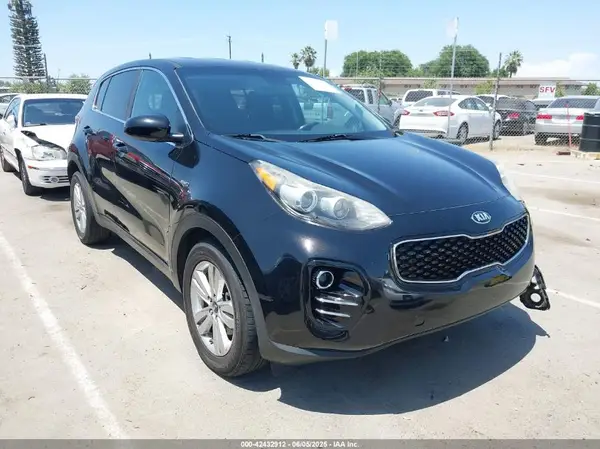 KNDPMCAC1J7323723 2018 KIA SPORTAGE - Image 1