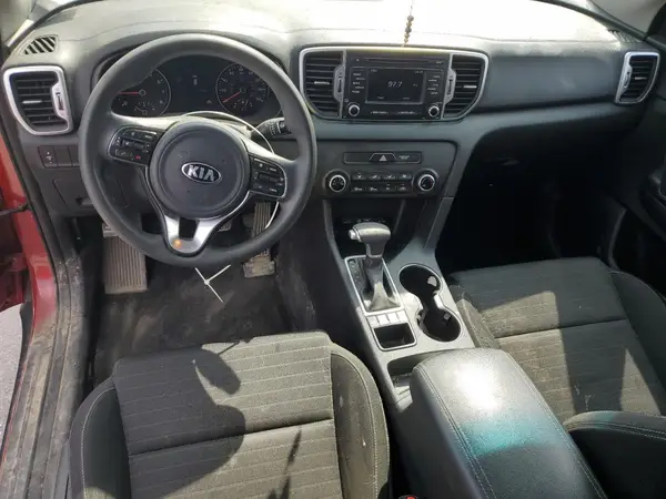 KNDPMCAC1J7329067 2018 KIA SPORTAGE - Image 8