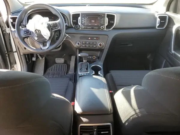 KNDPMCAC1J7335144 2018 KIA SPORTAGE - Image 8
