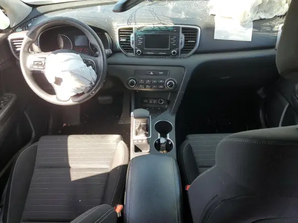 KNDPMCAC1J7336617 2018 KIA SPORTAGE - Image 8