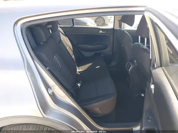KNDPMCAC1J7339498 2018 KIA SPORTAGE - Image 8
