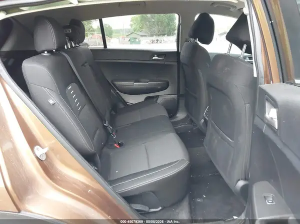 KNDPMCAC1J7339906 2018 KIA SPORTAGE - Image 8