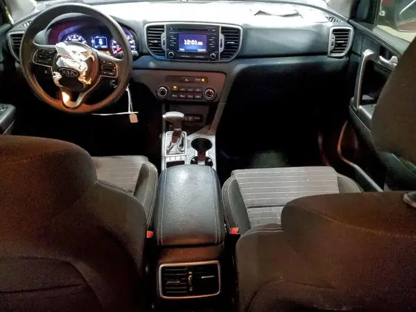 KNDPMCAC1J7344653 2018 KIA SPORTAGE - Image 8