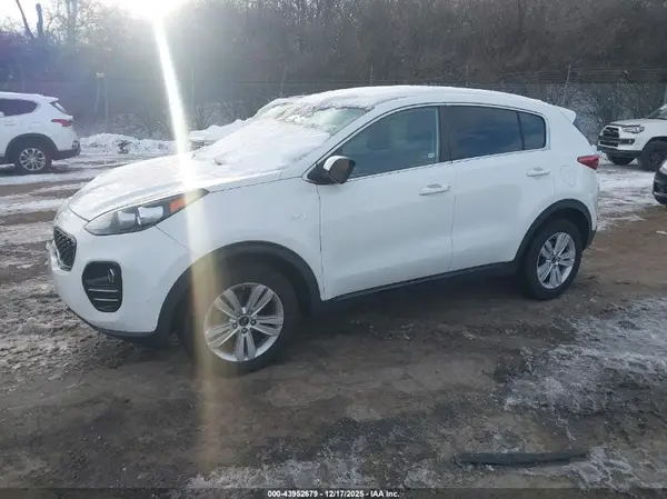 KNDPMCAC1J7346600 2018 KIA SPORTAGE - Image 2