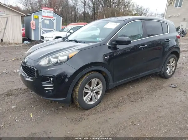 KNDPMCAC1J7355314 2018 KIA SPORTAGE - Image 2