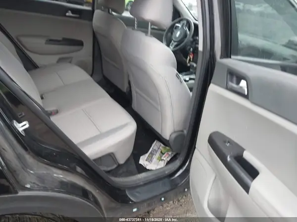 KNDPMCAC1J7355314 2018 KIA SPORTAGE - Image 8