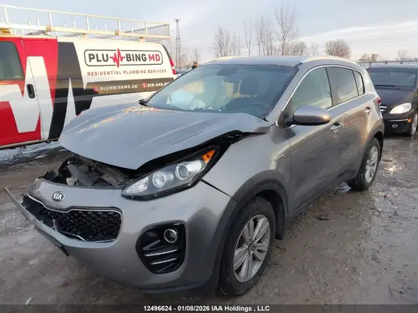 KNDPMCAC1J7355474 2018 KIA SPORTAGE - Image 2