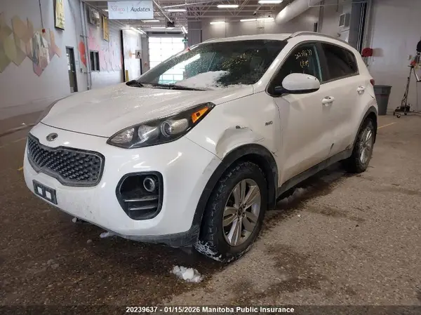 KNDPMCAC1J7359654 2018 KIA SPORTAGE - Image 2