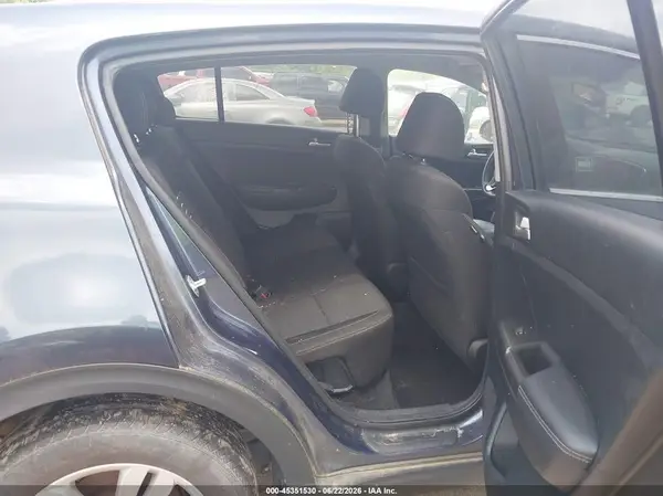 KNDPMCAC1J7359878 2018 KIA SPORTAGE - Image 8