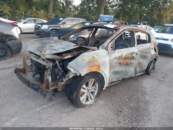 KNDPMCAC1J7365907 2018 KIA SPORTAGE - Image 2