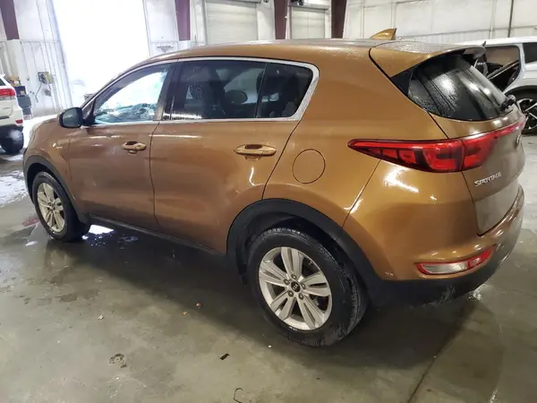 KNDPMCAC1J7370265 2018 KIA SPORTAGE - Image 2