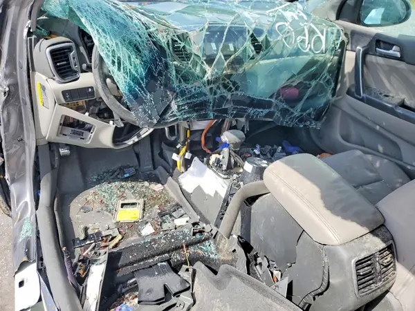 KNDPMCAC1J7373893 2018 KIA SPORTAGE - Image 8