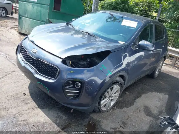 KNDPMCAC1J7377636 2018 KIA SPORTAGE - Image 2