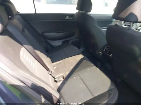 KNDPMCAC1J7377636 2018 KIA SPORTAGE - Image 8