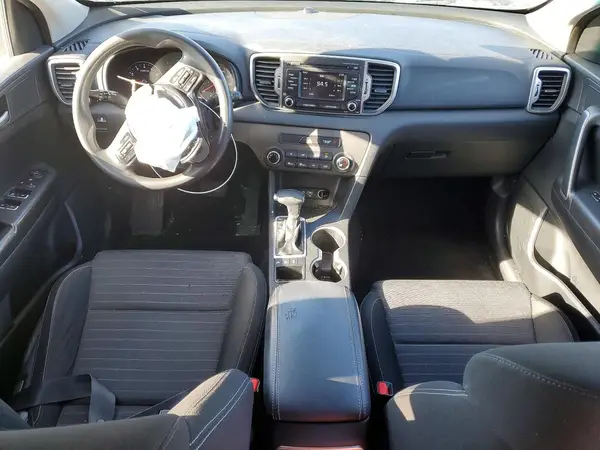 KNDPMCAC1J7381427 2018 KIA SPORTAGE - Image 8