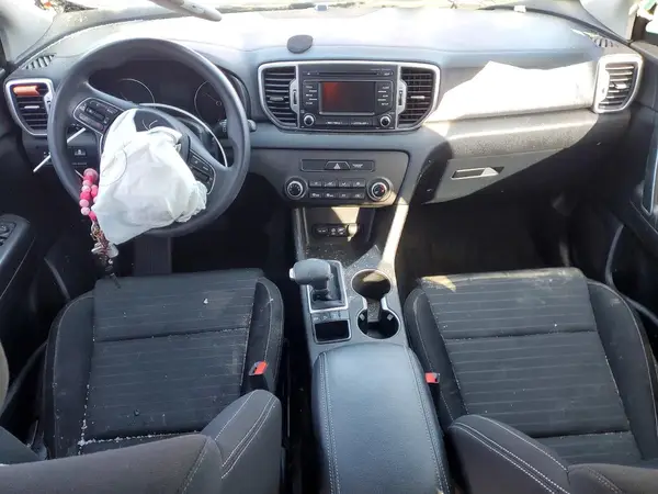 KNDPMCAC1J7388460 2018 KIA SPORTAGE - Image 8