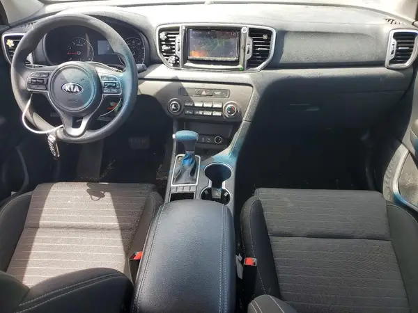 KNDPMCAC1J7395053 2018 KIA SPORTAGE - Image 8