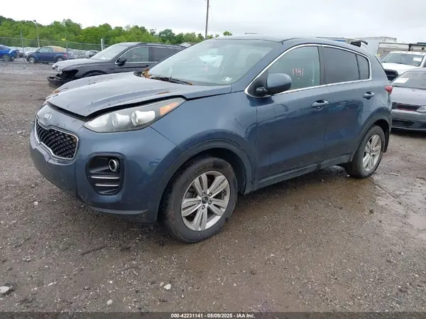 KNDPMCAC1J7397420 2018 KIA SPORTAGE - Image 2