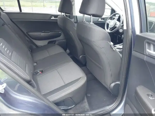 KNDPMCAC1J7397420 2018 KIA SPORTAGE - Image 8