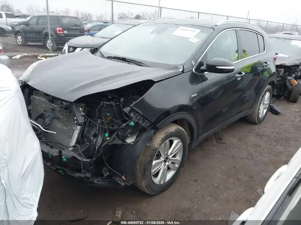 KNDPMCAC1J7400543 2018 KIA SPORTAGE - Image 2